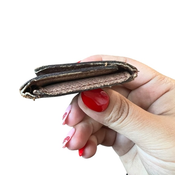 Louis Vuitton 4 Key Holder, Pre- Loved. Good condition! - Picture 3 of 10